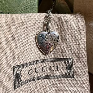 Gucci ‘Blind for Love’ Necklace in Sterling Silver